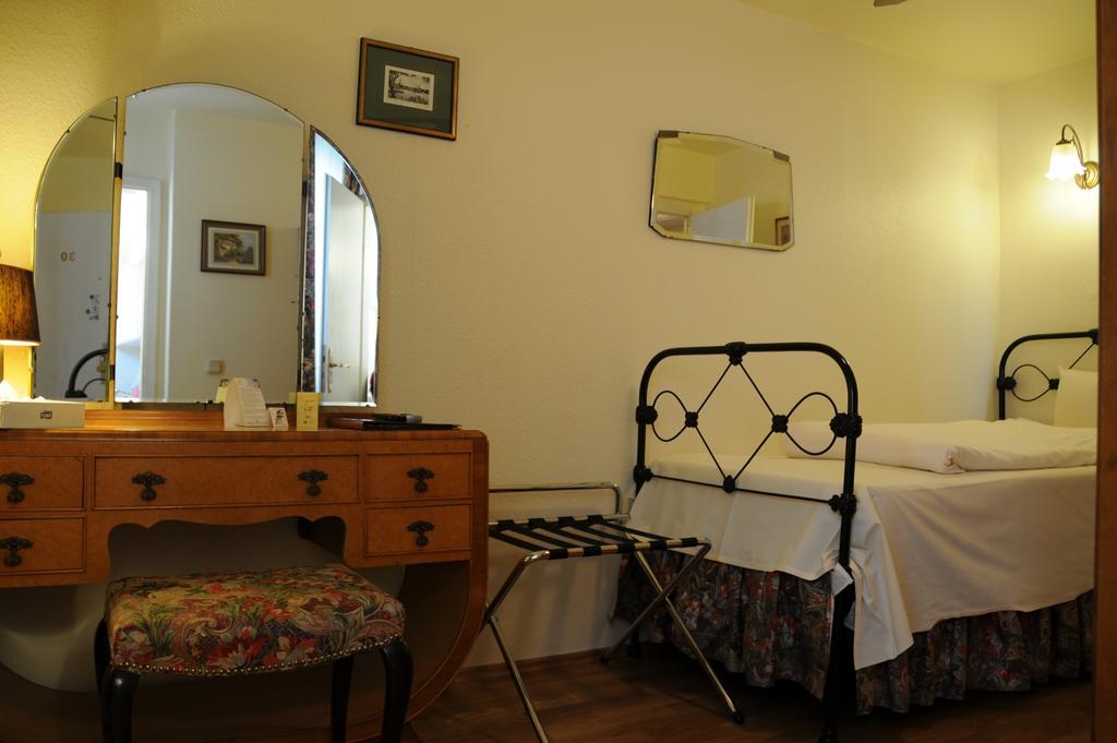 Hotel Admiral Wiesbaden Quarto foto